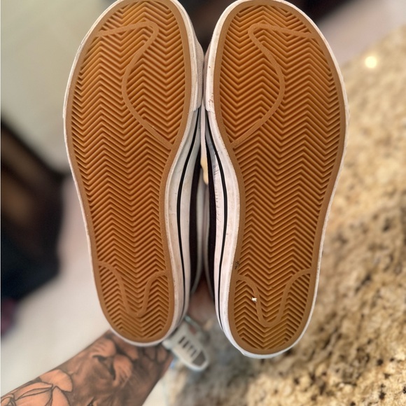 Nike Kids Black and White Sneakers - Picture 3 of 5